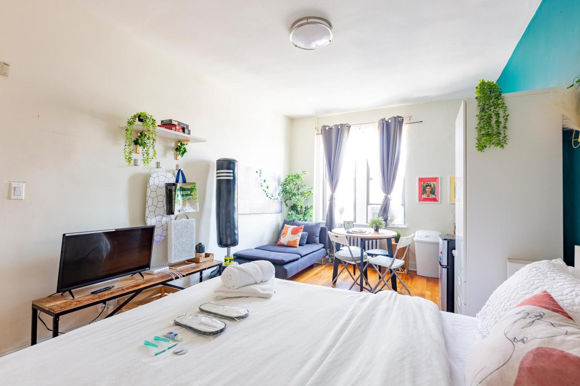 Appartement Boho By Delicate Only 25 Min To Times Square Near Citi Field, Us Open Shared Bathroom Cat Friendly Only